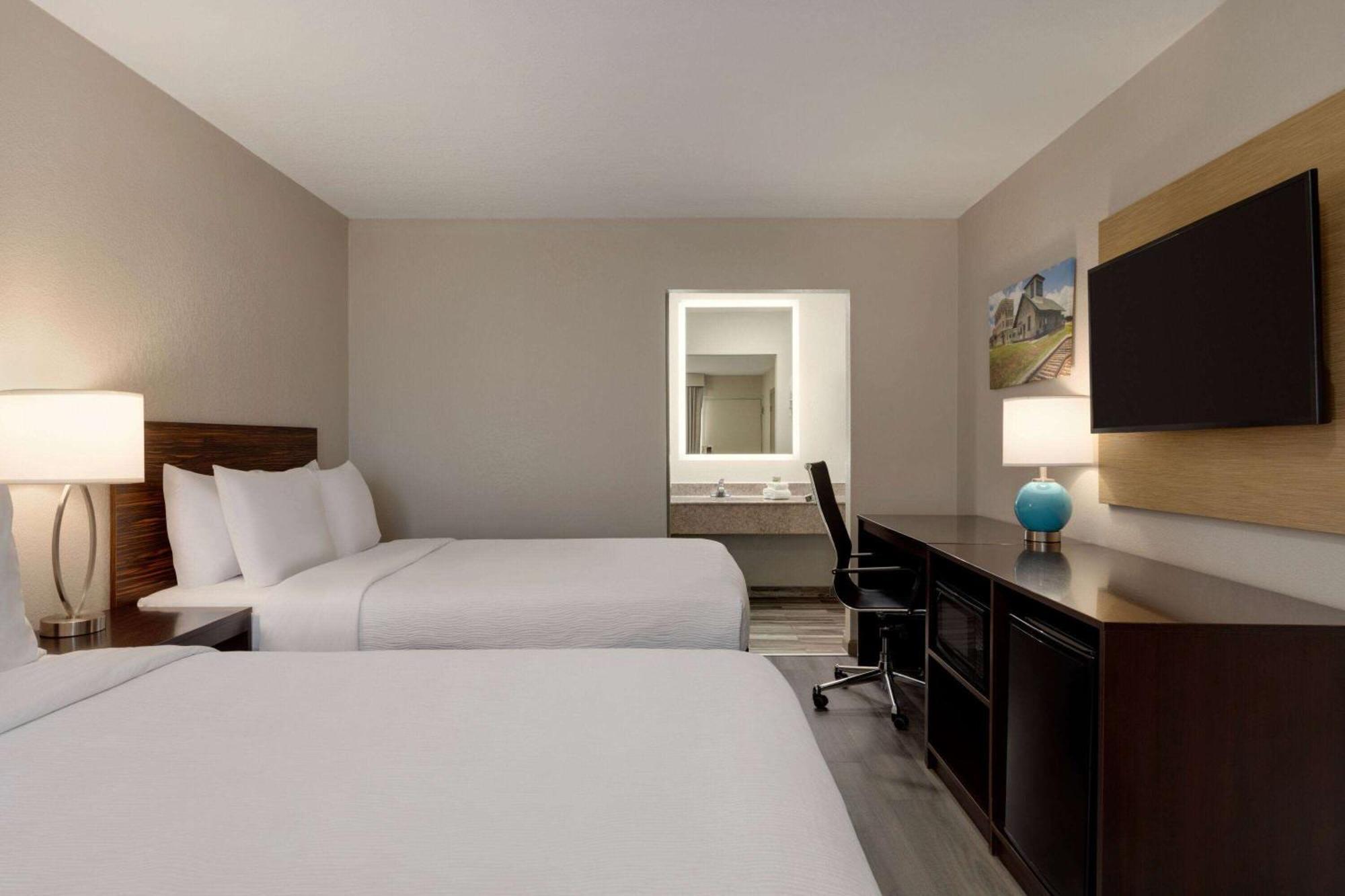 Baymont By Wyndham Emporia Va Hotel Luaran gambar