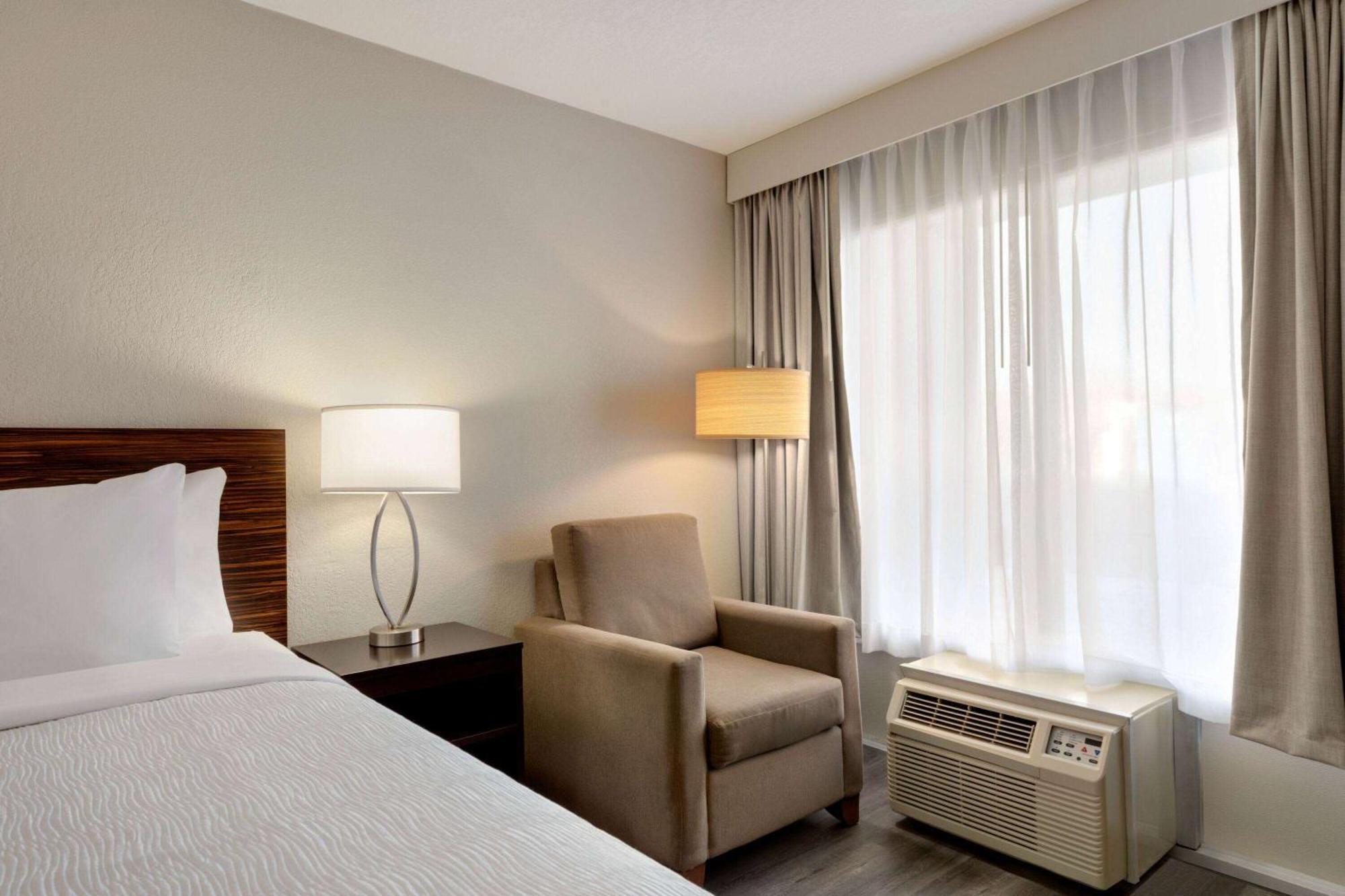 Baymont By Wyndham Emporia Va Hotel Luaran gambar